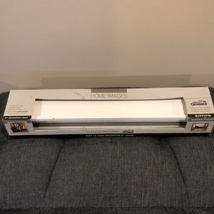 Decorative wall shelf